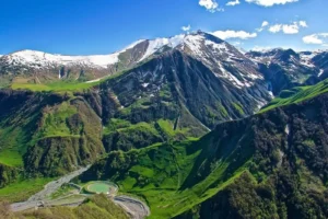 المناطق السياحية في جورجيا: أشهر 10 أماكن يمكنك زيارتها 9 جبال القوقاز - أجمل المناطق السياحية في جورجيا