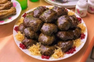أفضل 5 أماكن سياحية: دليل السياحة في أذربيجان للسعوديين 17 دولما - أجمل أكلات أذربيجان