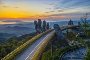 أسرار السياحة في فيتنام: المعالم السياحية والأنشطة الممتعة 12 الجسر الذهبي - أشهر معالم فيتنام
