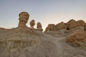 Al Qarah Mountains: unique tourist sites in Saudi Arabia