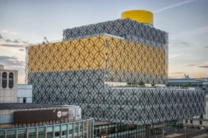 مكتبة برمنغهام - أجمل تجارب السياحة في بريطانيا