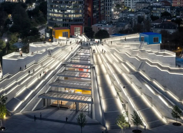 هرم تيرانا - السياحة في ألبانيا بشكل جديد