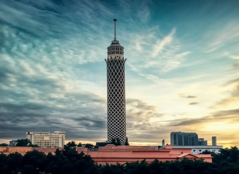 برج القاهرة - أشهر أماكن السياحة في مصر