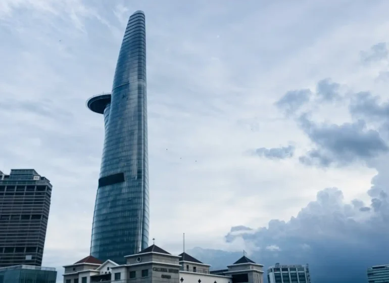 برج بيتيكسكو المالي - أشهر مناطق السياحة في فيتنام