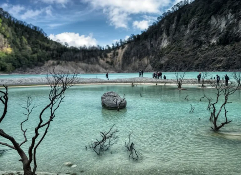 بحيرة كواه بوتيه - ضمن أغرب معالم سياحية في باندونق