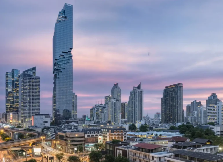 برج كينج باور ماهناخون - أشهر المناطق السياحية في تايلاند